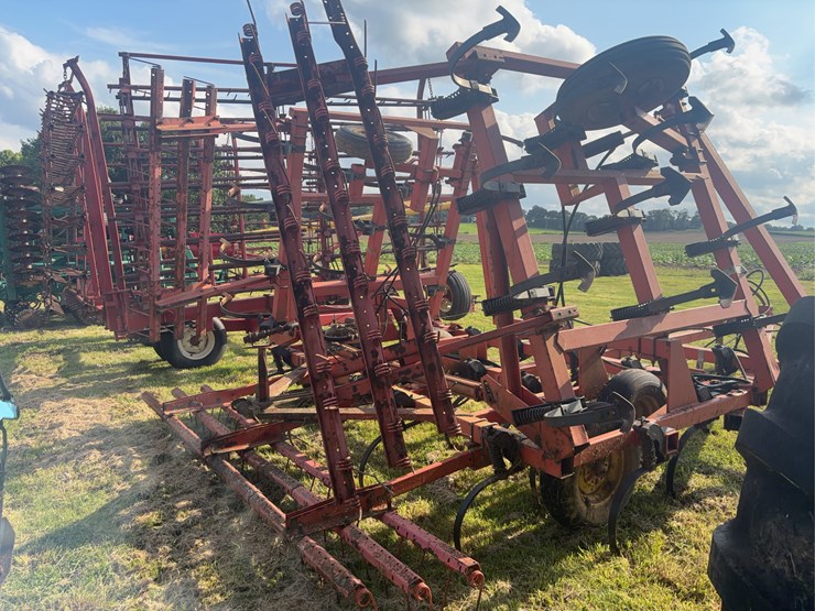 hesston-2210-image-6