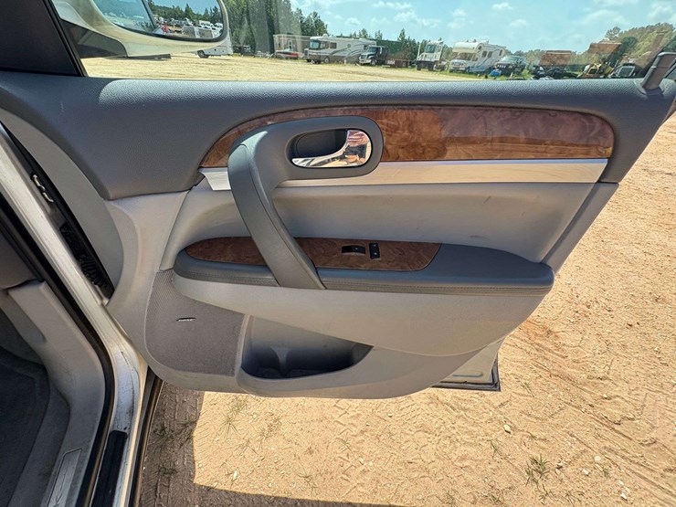 2012-buick-enclave-image-23
