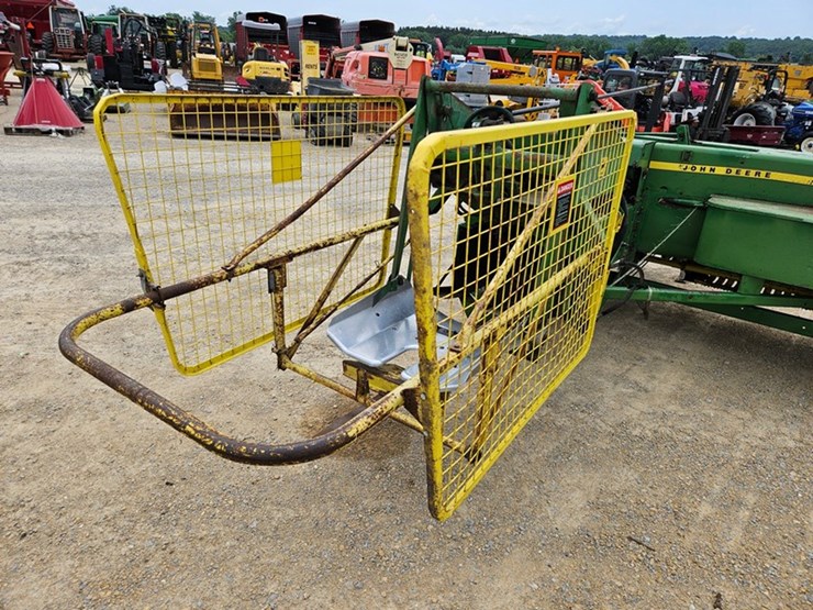 john-deere-336-image-21