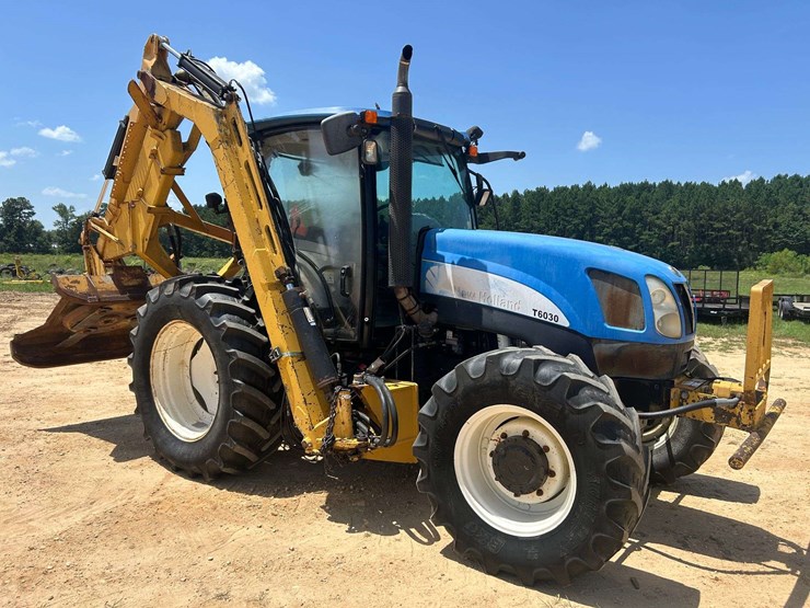 2010-new-holland-t6030-image-2