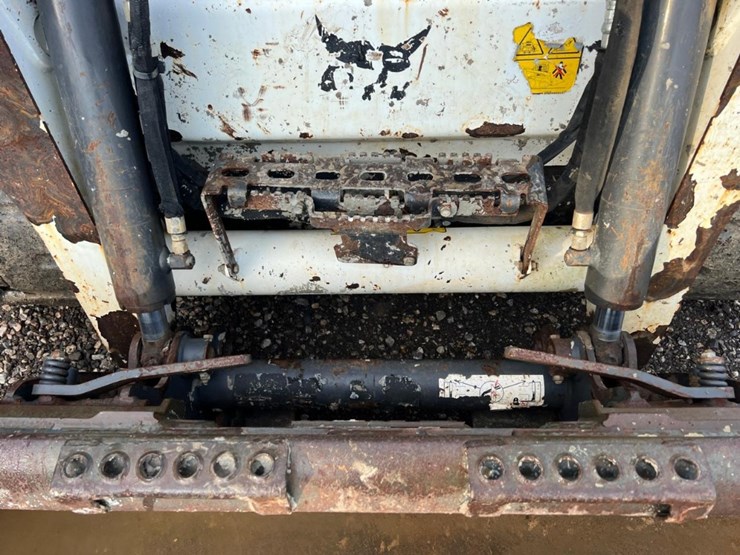 2022-bobcat-t550-image-11