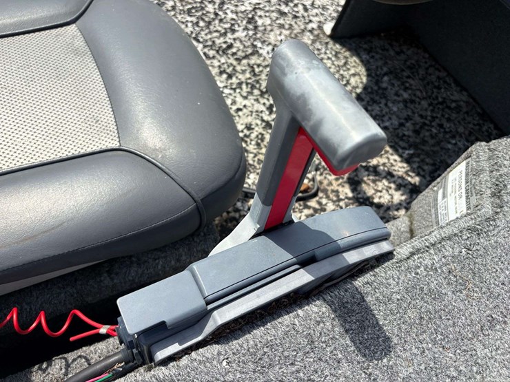 2011-xpress-12'-aluminum-boat-w/yamaha-90hp-outboard-image-18