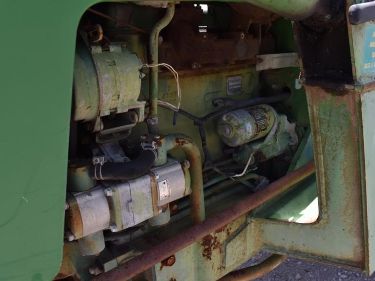jd-1650-tractor-w/-jd-loader-(serial-#-ch1650a001871)-(showing-appx-2,518-h-image-13