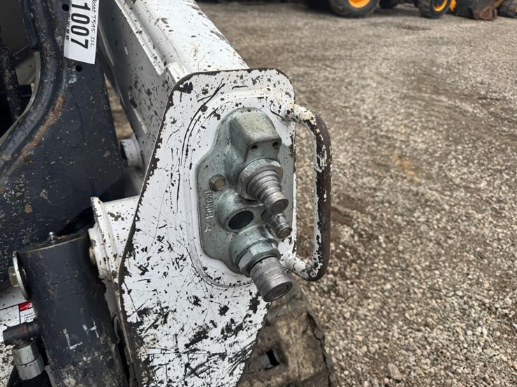 2016-bobcat-t595-image-12