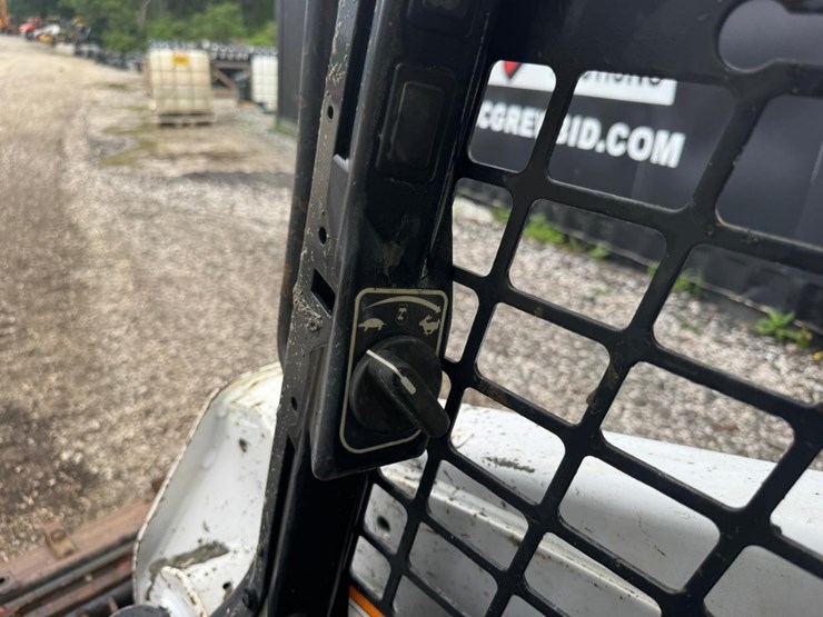 2016-bobcat-t595-image-26