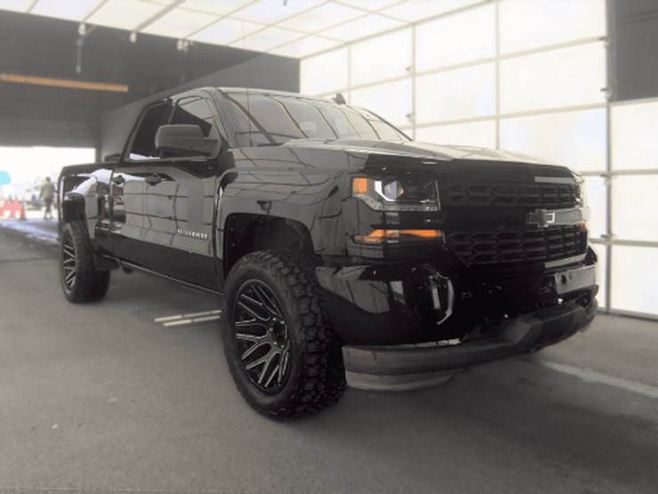 2017-chevrolet-silverado-1500-image-1