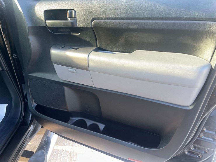 2012-toyota-tundra-image-17