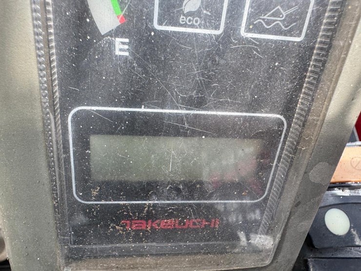 2019-takeuchi-tl8-image-23
