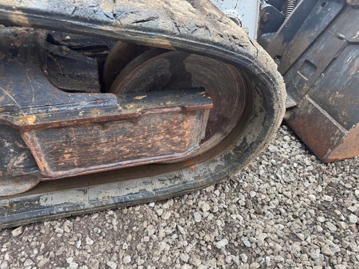 2016-bobcat-t595-image-21