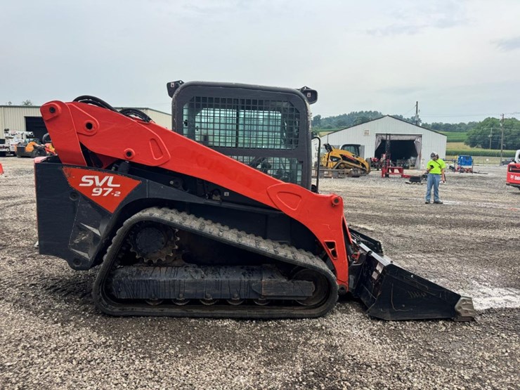 2023-kubota-svl97-2-image-7
