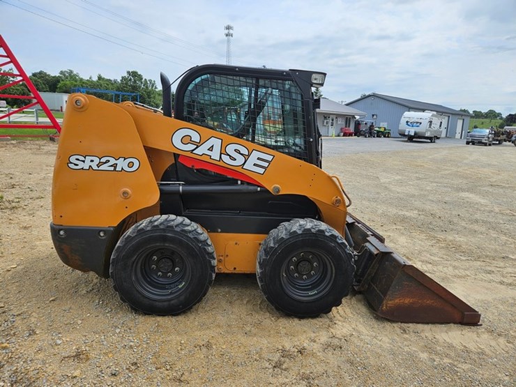 2019-case-sr210-image-6