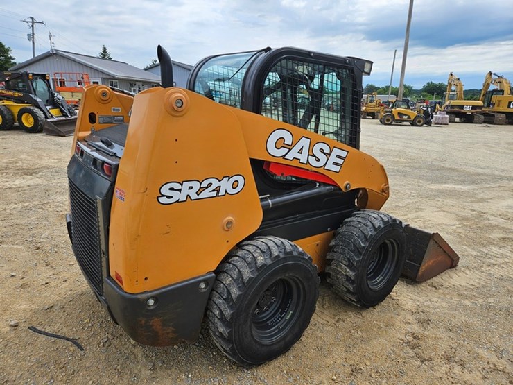 2019-case-sr210-image-5