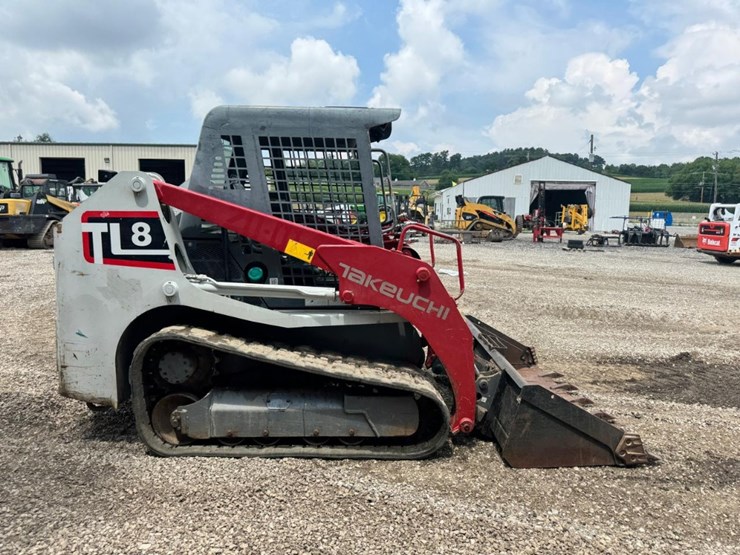 2019-takeuchi-tl8-image-7
