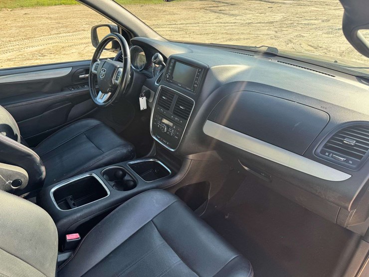 2018-dodge-grand-caravan-image-13