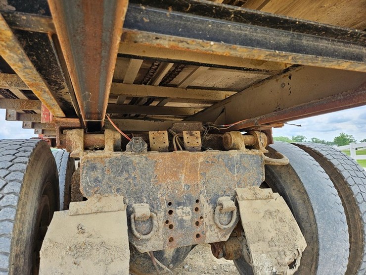 1983-ford-9000-image-27