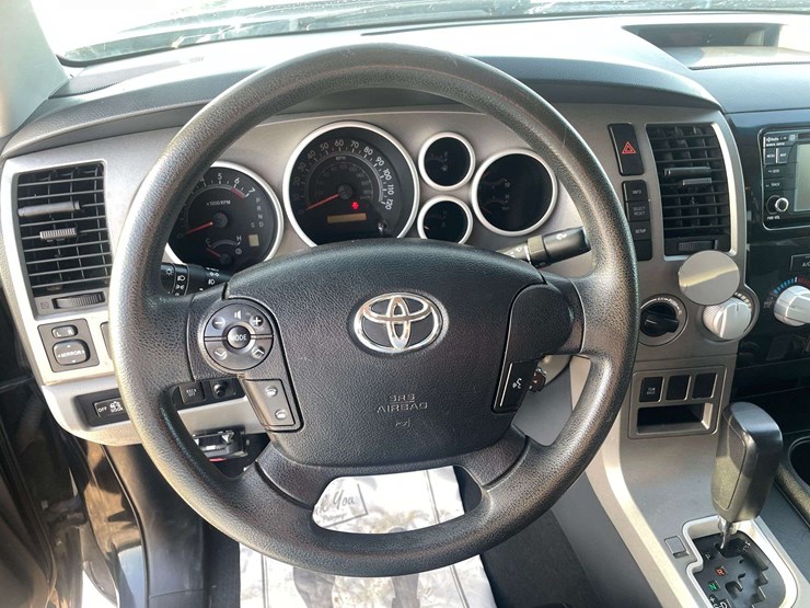 2012-toyota-tundra-image-12