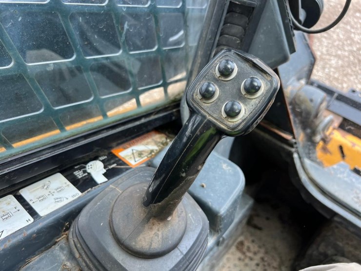 deere-318e-image-24