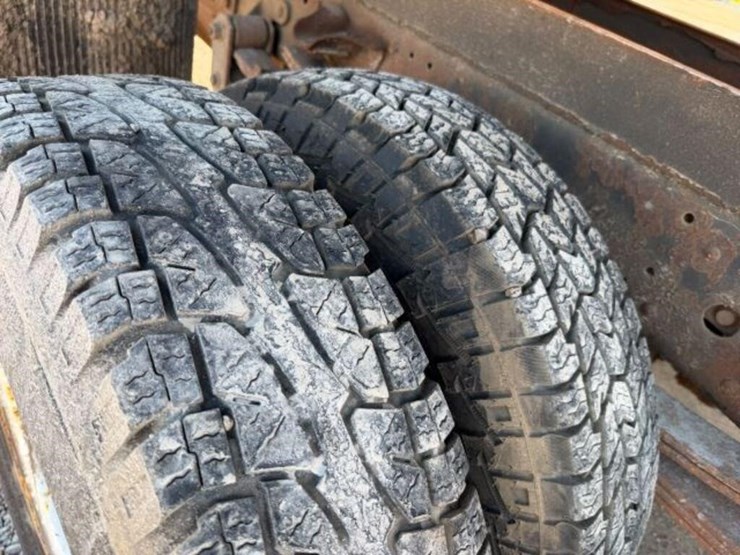 2015-isuzu-npr-image-32