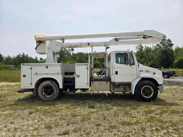 2000-freightliner-fl80-image-5