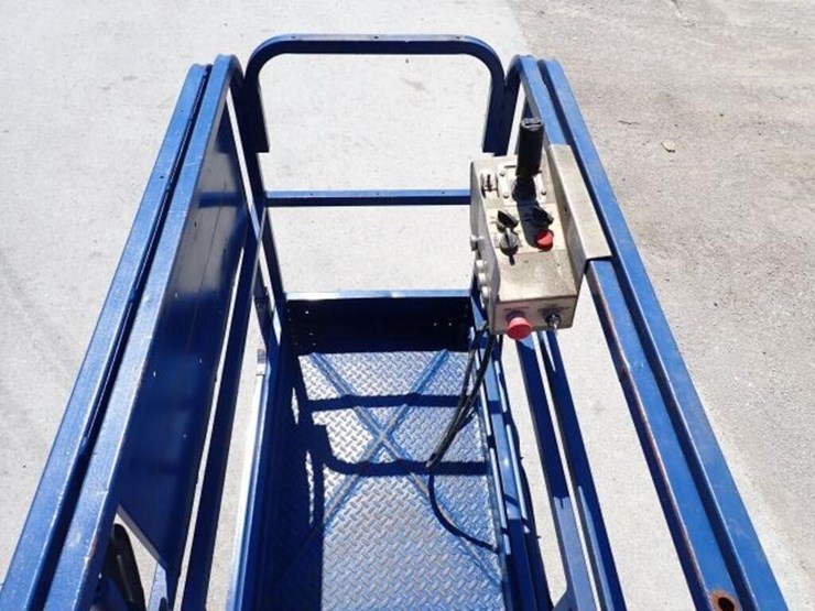1996-jlg-20-ft-scissor-lift-c0382740200025908-image-12