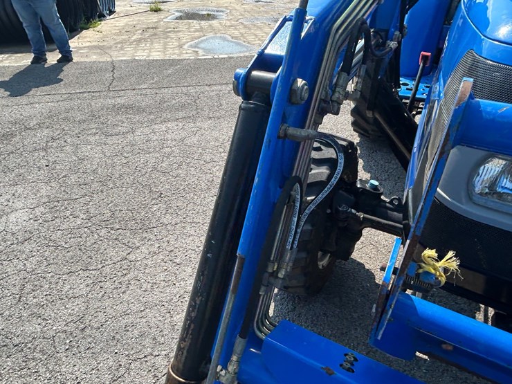 2020-new-holland-workmaster-25-image-15
