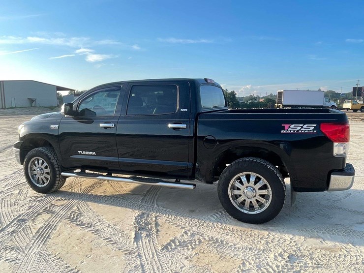 2012-toyota-tundra-image-2