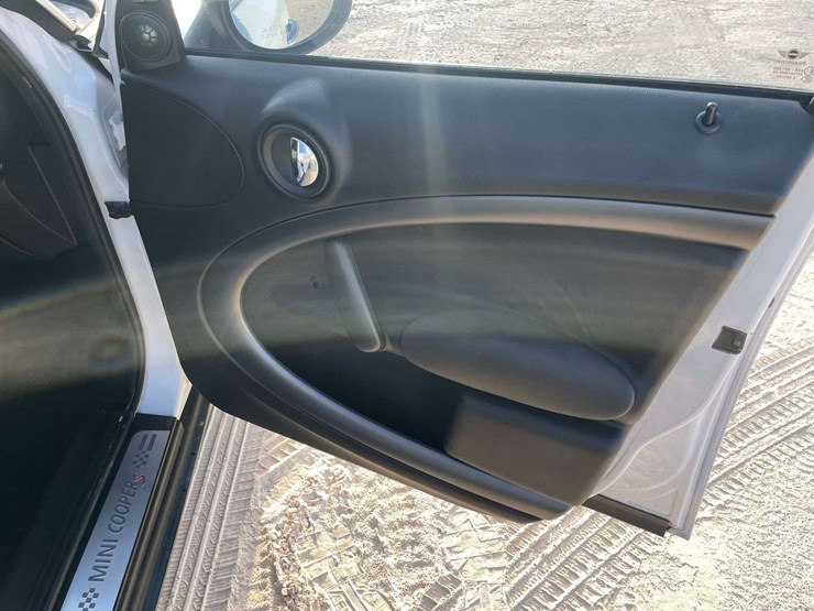 2012-mini-cooper-4-door-sedan-(101,038-miles)-image-16