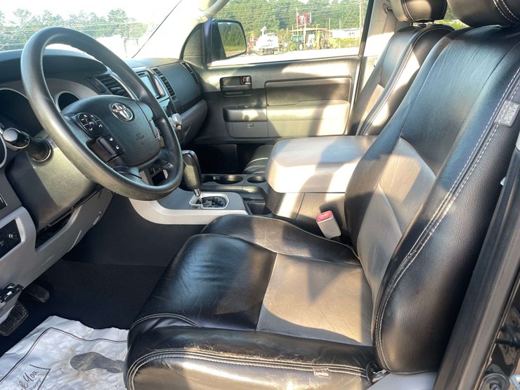 2012-toyota-tundra-image-10