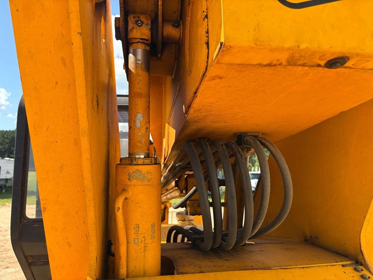 2005-jcb-506-image-26