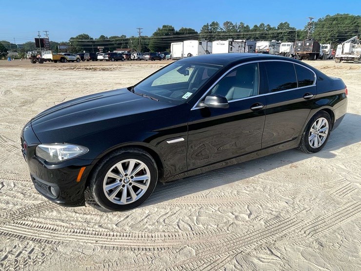 2015-bmw-528i-4-door-sedan-(116,153-miles)-image-1