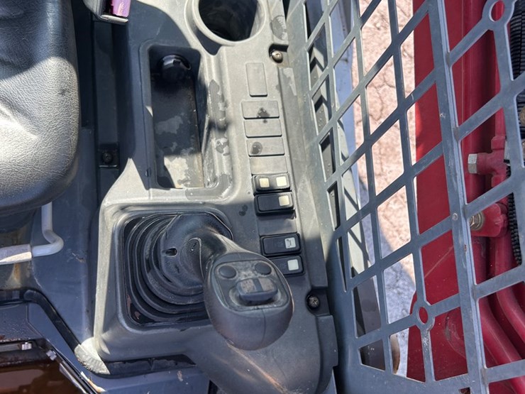2018-takeuchi-tl10v2-image-18