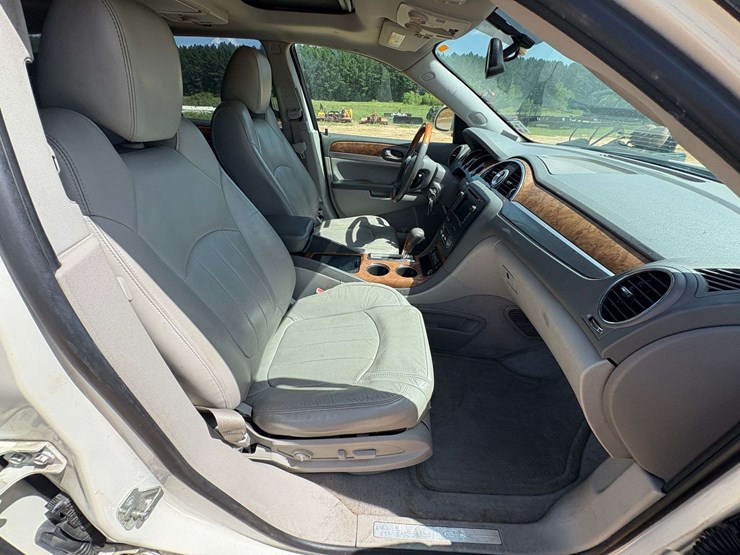 2012-buick-enclave-image-24