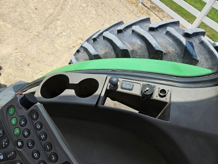 john-deere-8285r-image-43