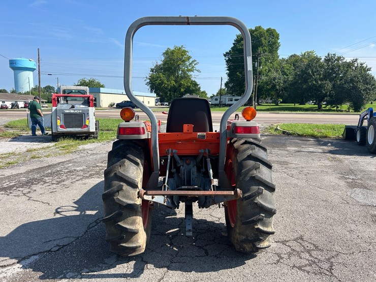 1995-kubota-l2900-image-7