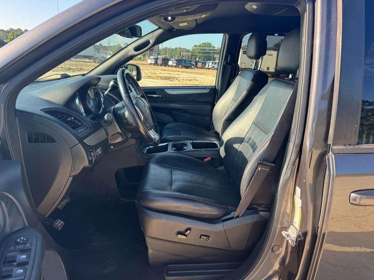 2018-dodge-grand-caravan-image-10