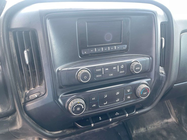 2015-chevrolet-silverado-2500-image-13