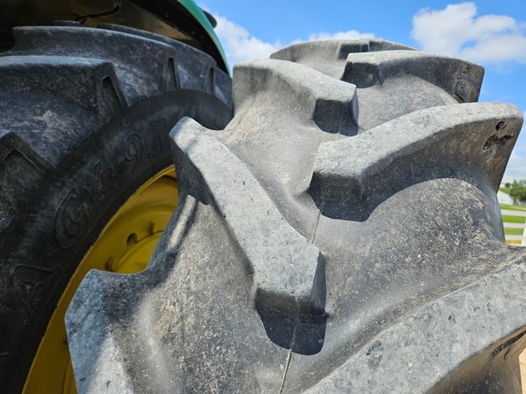 john-deere-8285r-image-49