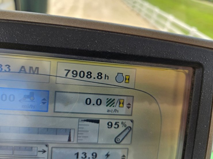 john-deere-8285r-image-39