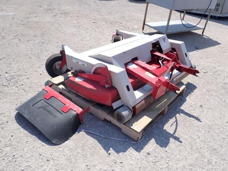 ventrac-60-in.-tractor-mower-deck-image-4