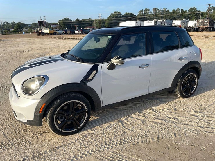 2012-mini-cooper-4-door-sedan-(101,038-miles)-image-1