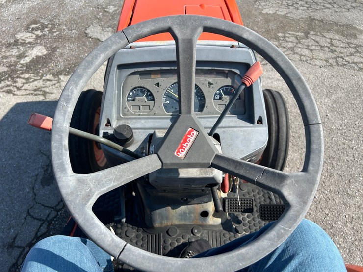 1995-kubota-l2900-image-14