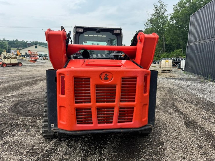 2023-kubota-svl97-2-image-5
