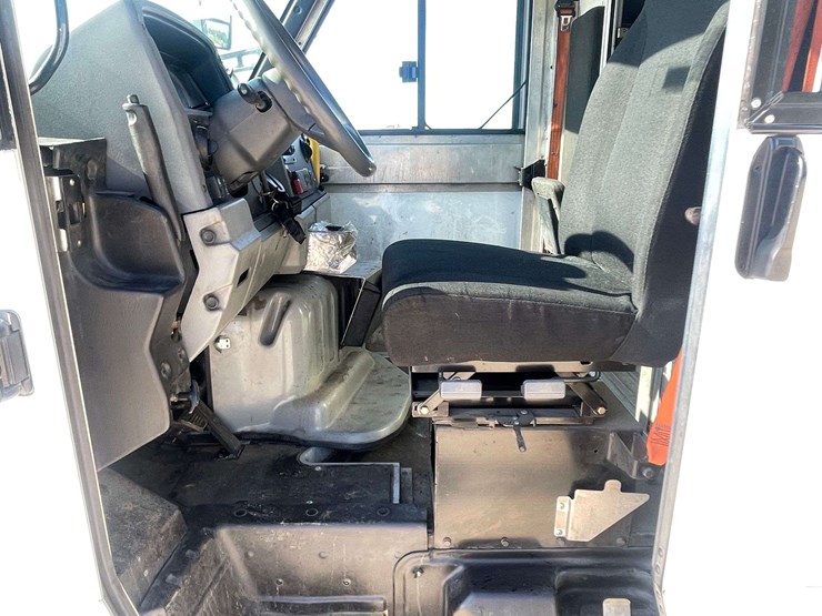 2013-utility-van-image-9