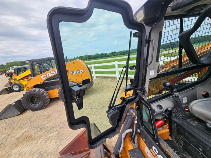 2019-case-sr210-image-18