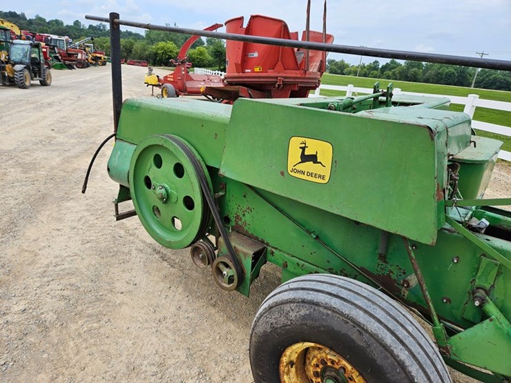 john-deere-336-image-27