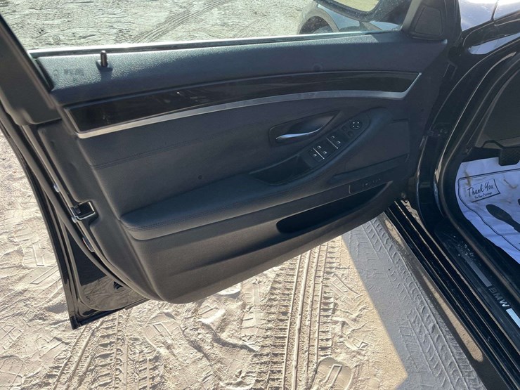 2015-bmw-528i-4-door-sedan-(116,153-miles)-image-9