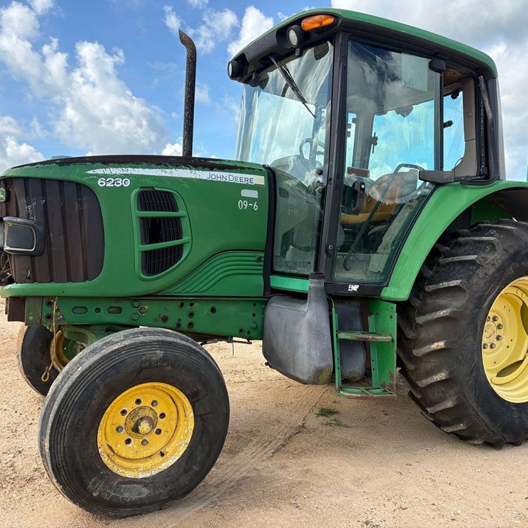 JOHN DEERE 6230