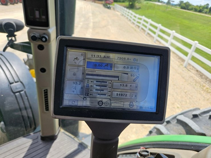 john-deere-8285r-image-38