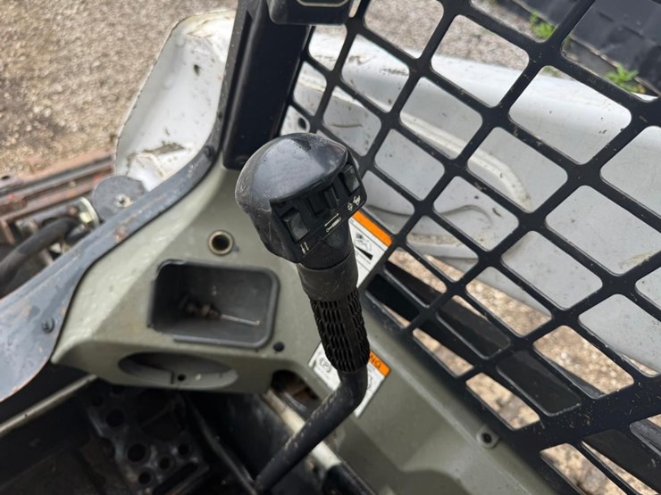 2016-bobcat-t595-image-27