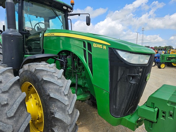 john-deere-8285r-image-13